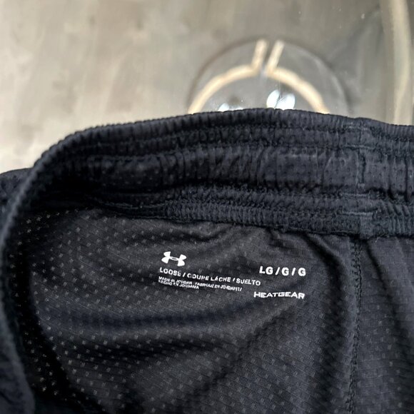 Under Armour Mens HeatGear Loose Fit Black Athletic Shorts LG - Picture 2 of 5